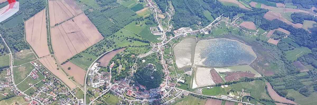 Flugwegposition um 11:04:42: Aufgenommen in der Nähe von Gemeinde Güssing, Güssing, Österreich in 2060 Meter